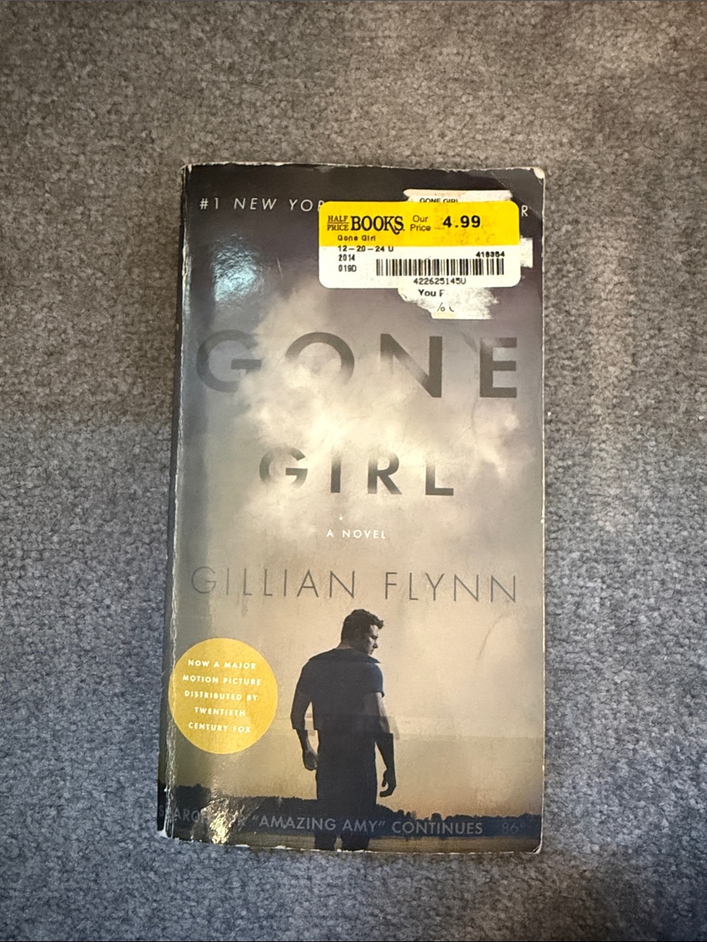 Gone Girl by Gillian Flynn – Grey Cover Paperback